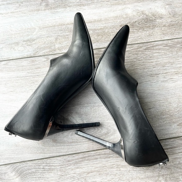 Burberry Black Buttery All Leather Heeled Booties Made in Italy - Picture 5 of 16